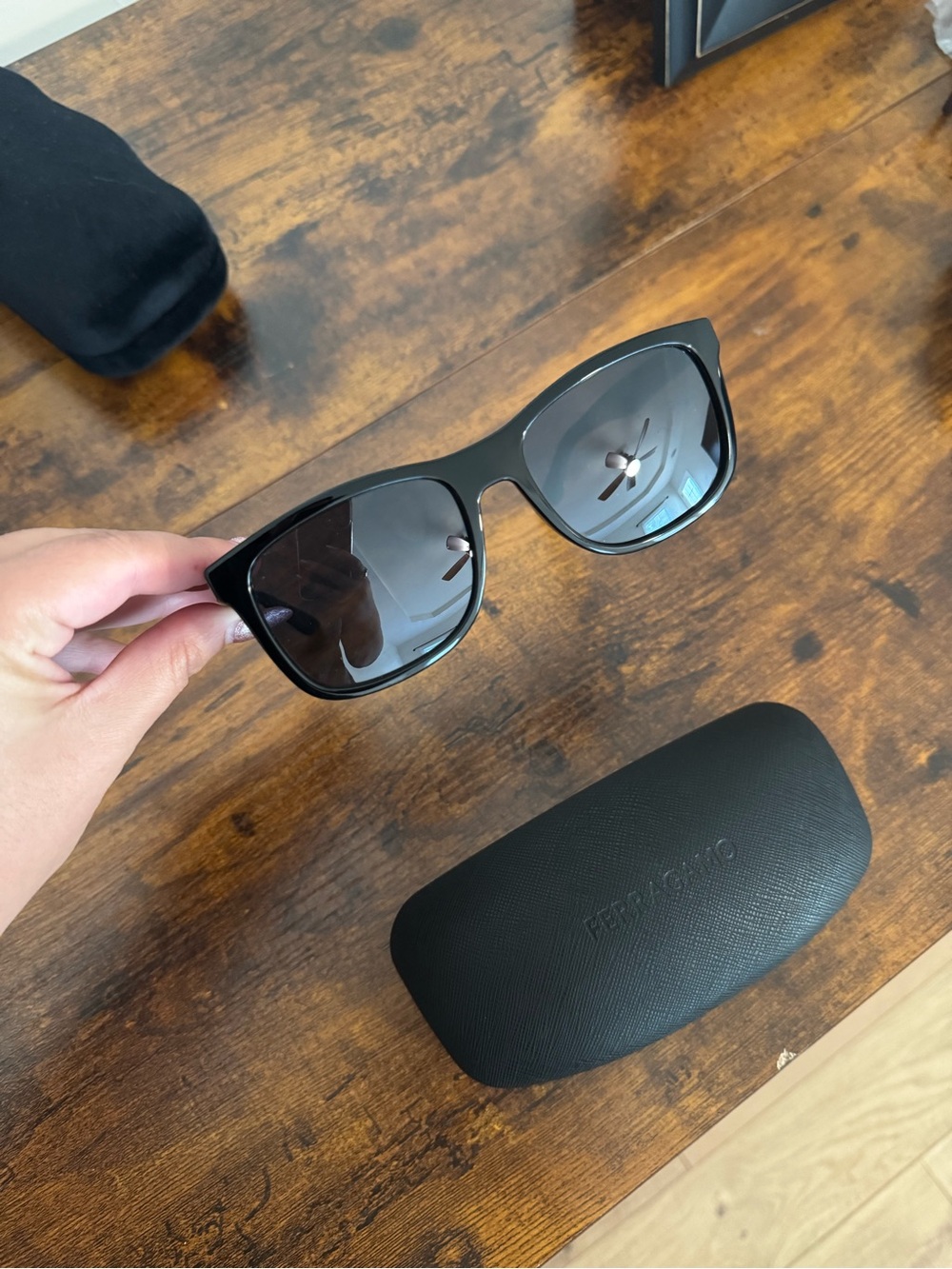 Ferragamo Black Unisex Sunglasses - Picture 4 of 6